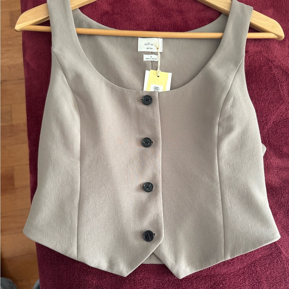 Aritzia Wilfred Beige Button-Down Top